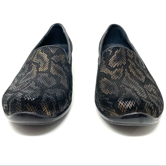 Dansko Olivia suede loafer bronze snake - Picture 4 of 8